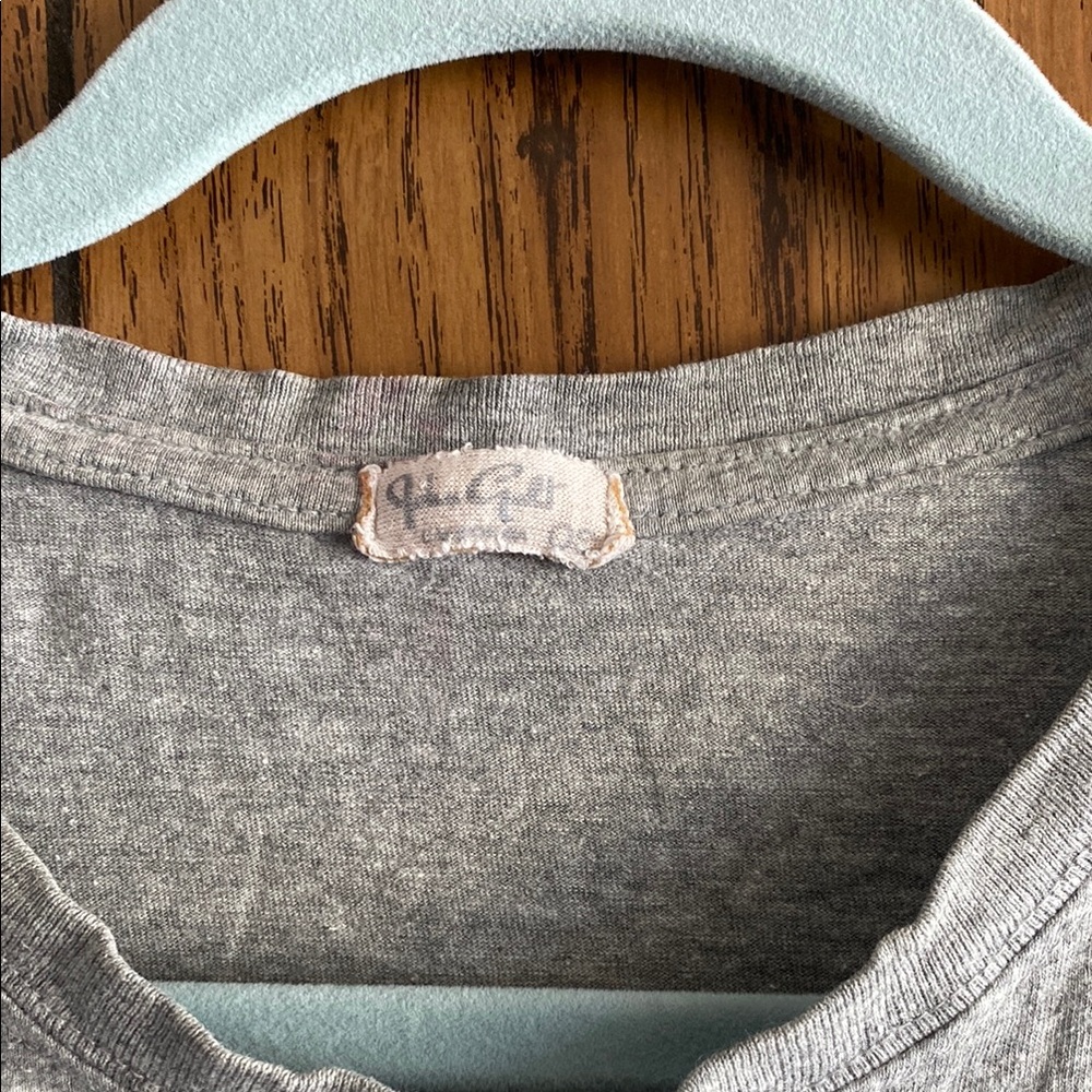 Brandy Melville Heather Gray Yosemite Tee Y2K OS - Picture 2 of 4